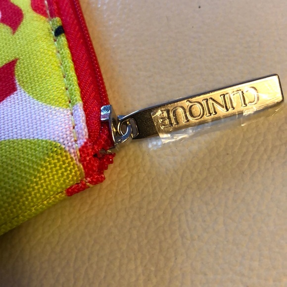 🍎🍏Clinique cosmetic bag - Picture 2 of 3